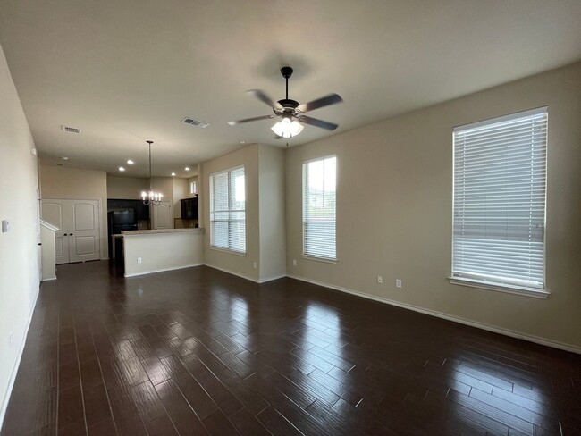 154 Creekside Villa Dr in Kyle, TX - Building Photo - Building Photo