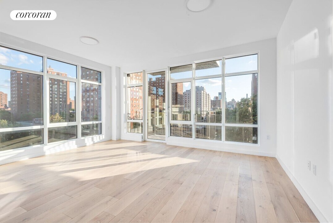 1516 Park Ave in New York, NY - Building Photo