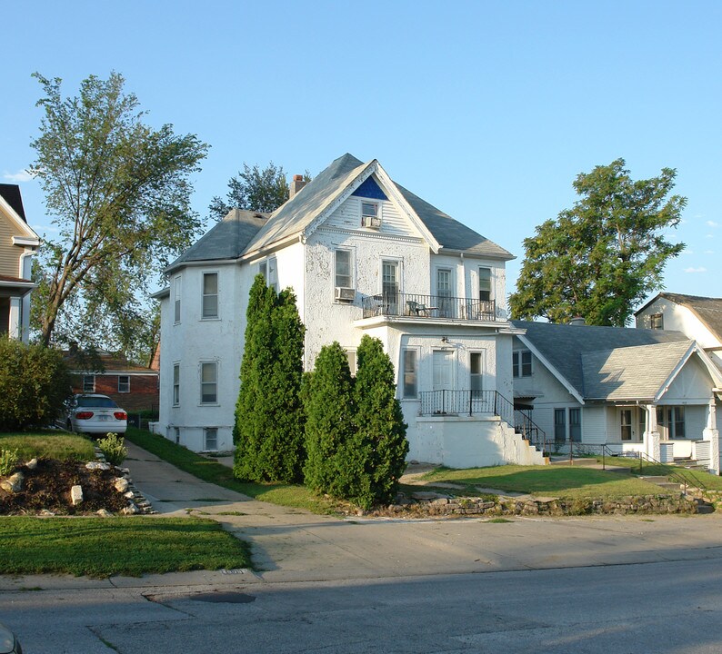 4911 Davenport St in Omaha, NE - Foto de edificio