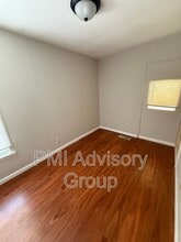 200 SW Orchard St in Topeka, KS - Building Photo - Building Photo