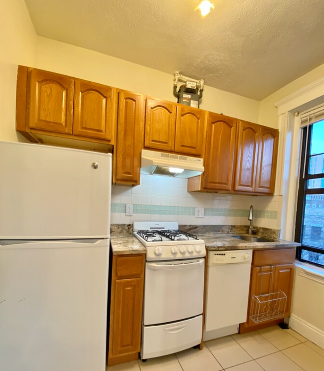 42 Saint Stephen St, Unit 5 in Boston, MA - Building Photo - Building Photo