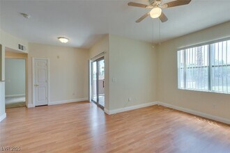 8000 W Badura Ave, Unit 1040 in Las Vegas, NV - Building Photo - Building Photo