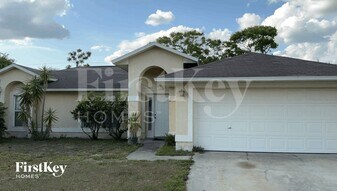 882 Trumbull St in Deltona, FL - Building Photo