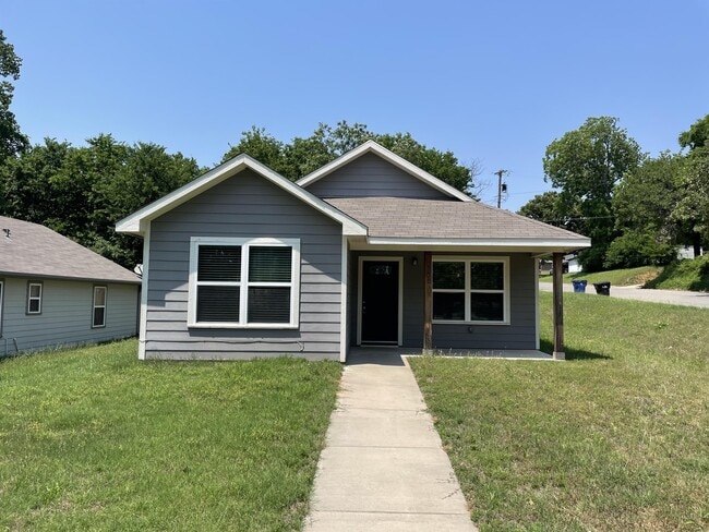 property at 901 W Hull St