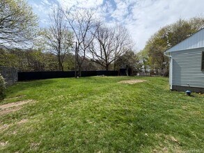 182 Rock Hill Dr in Rock Hill, NY - Building Photo - Building Photo