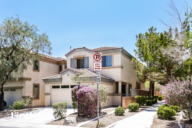 8285 Harvest Spring Pl in Las Vegas, NV - Foto de edificio - Building Photo