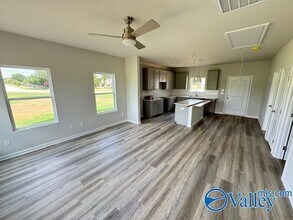 111 Foster Wy Dr in Huntsville, AL - Building Photo - Building Photo