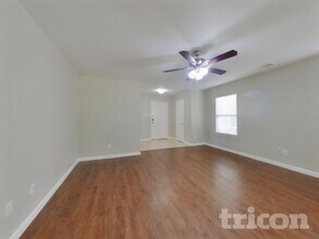 10914 Tipton Oaks Dr in Richmond, TX - Foto de edificio - Building Photo