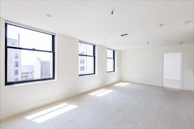 Premiere Towers in Los Angeles, CA - Foto de edificio - Interior Photo