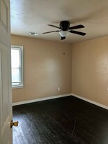 717 Mickan St in Copperas Cove, TX - Building Photo