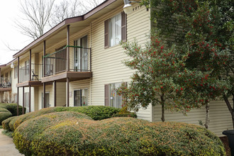 Westbrooke Apartments in Huntsville, AL - Building Photo - Building Photo