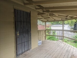 3315 W Markham St in Little Rock, AR - Foto de edificio - Building Photo