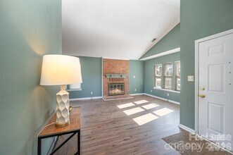 2745 Von Thuringer Ct in Charlotte, NC - Building Photo - Building Photo