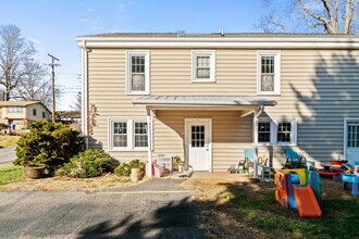 545 Montgomery St in Christiansburg, VA - Building Photo - Building Photo