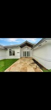 19905 SW 135th Ave in Miami, FL - Building Photo - Building Photo