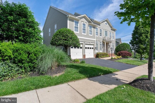 19227 Mill Site Pl in Leesburg, VA - Building Photo - Building Photo
