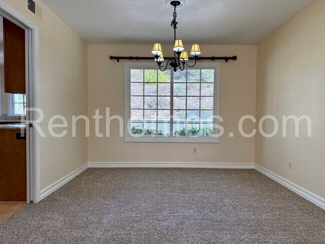 10384 Barrywood Way in San Diego, CA - Building Photo - Building Photo