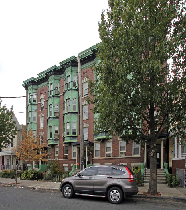 115-119 Magnolia Ave in Jersey City, NJ - Foto de edificio - Building Photo