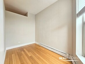 2208 N Clark St in Chicago, IL - Building Photo - Building Photo