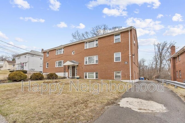 32 Dean Dr in New Britain, CT - Building Photo - Building Photo