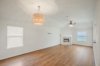 21547 Sullivan Forest Dr in Porter, TX - Building Photo - Building Photo