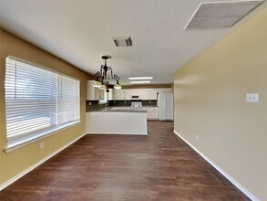 149 Bristol Bend Ln in Dickinson, TX - Building Photo - Building Photo