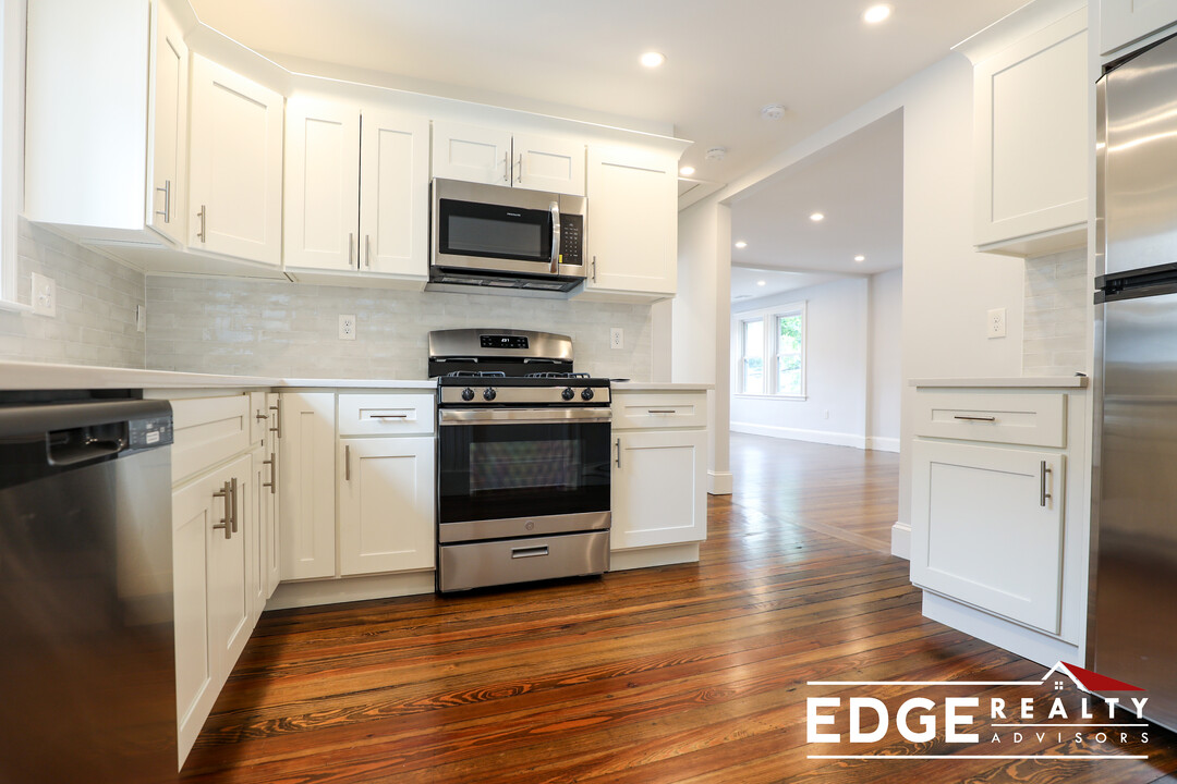 109 Highland Ave in Watertown, MA - Building Photo