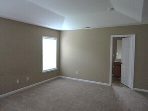 1041 Kings Mountain Ln in Gastonia, NC - Foto de edificio - Building Photo