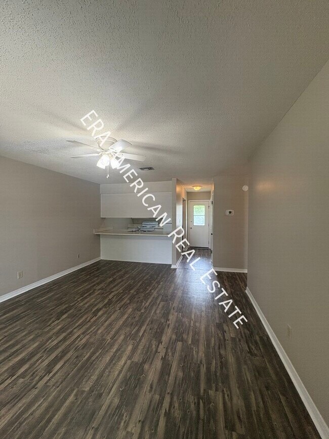 520 Landview Dr in Fort Walton Beach, FL - Foto de edificio - Building Photo