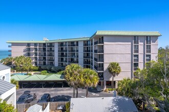 Driftwood Sands Condos in Indian Rocks Beach, FL - Building Photo - Building Photo