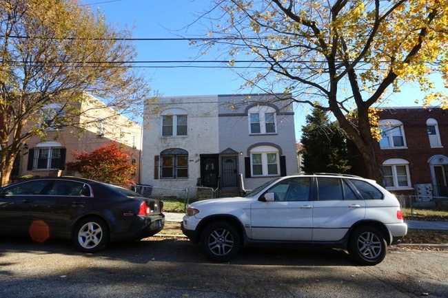2820-2822 Buena Vista Ter SE in Washington, DC - Building Photo - Building Photo