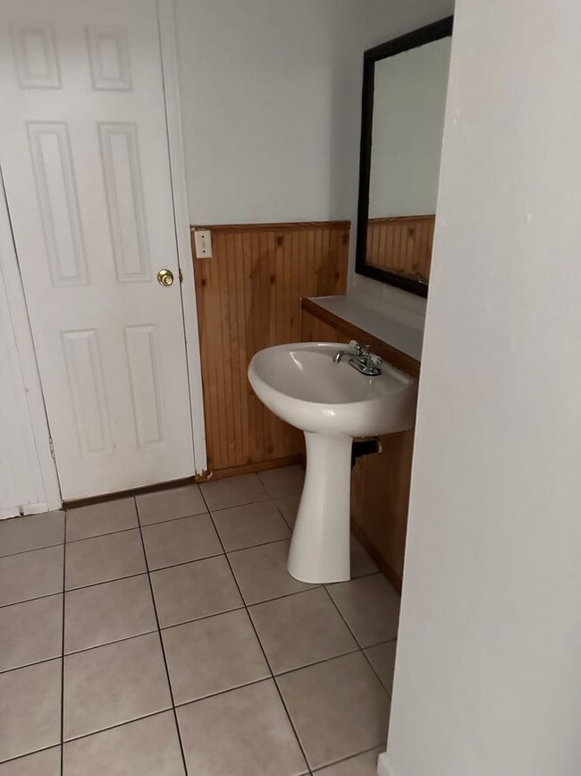 932 Linden Ave in Niceville, FL - Building Photo - Building Photo