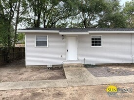 792 Navy St in Fort Walton Beach, FL - Building Photo