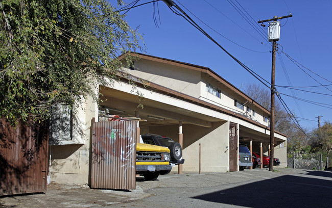 594 E Seventh St in Upland, CA - Building Photo - Building Photo