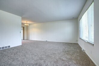 2911 S Clarkson St in Englewood, CO - Building Photo - Building Photo