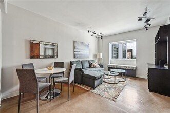 800 Brazos St in Austin, TX - Building Photo - Building Photo