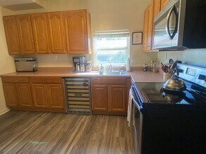 4758 Harrison St in Pleasanton, CA - Building Photo - Building Photo