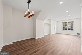 22769 Fountain Grove Square in Ashburn, VA - Building Photo - Building Photo