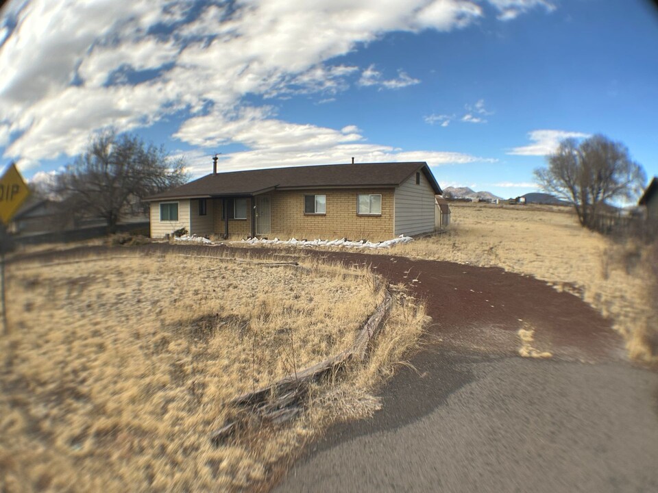 7939 Moonbeam Dr in Flagstaff, AZ - Building Photo