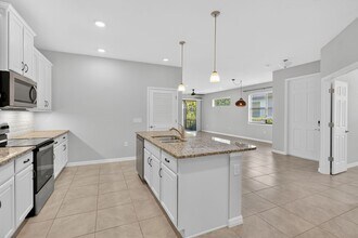 21008 Fetterbush Pl in Venice, FL - Building Photo - Building Photo