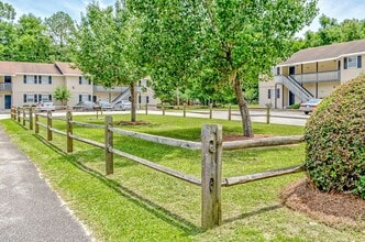 301 E Second St in Springfield, GA - Foto de edificio - Building Photo