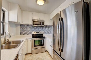 890 N Federal Hwy in Lantana, FL - Building Photo