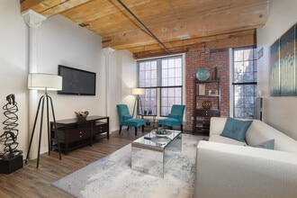 The Apartments at Boott Mills in Lowell, MA - Foto de edificio - Interior Photo