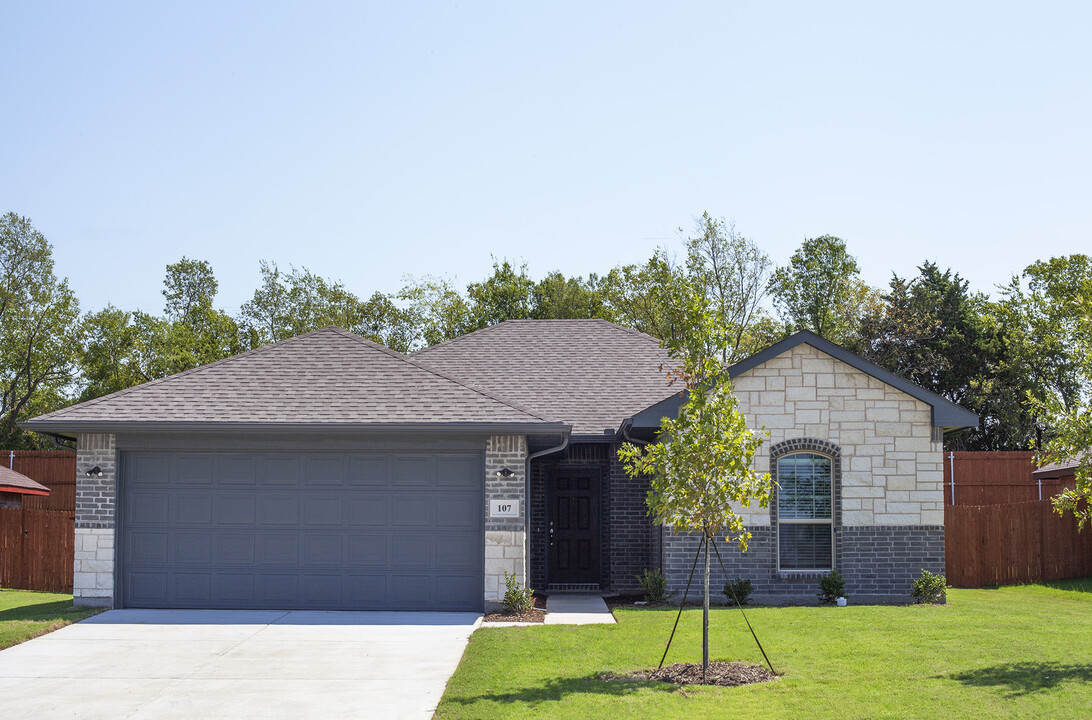 10981 Farm to Market 607 N in Brownsboro, TX - Building Photo