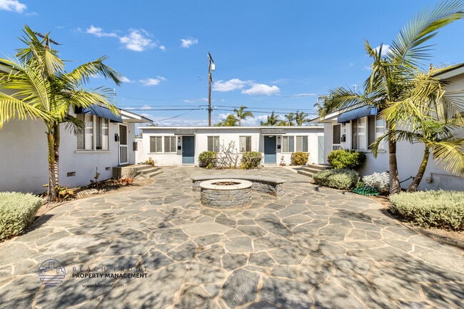 Naples Isle Apartments in Long Beach, CA - Foto de edificio - Building Photo