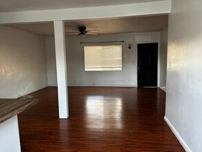 2813 N Santa Fe Ave in Compton, CA - Building Photo - Building Photo