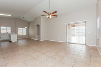 1977 W Vineyard Plains Dr in Queen Creek, AZ - Building Photo - Building Photo