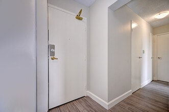 Campell Court Apartments in Stratford, ON - Building Photo - Building Photo