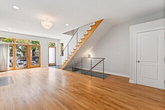 516 N Claremont Ave in Chicago, IL - Building Photo - Building Photo
