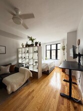 400 Massachusetts Ave NW in Washington, DC - Building Photo - Building Photo